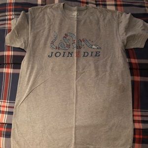 Gray large Rowdy Gentlemen “Join or Die” logo tee shirt. Great condition.
